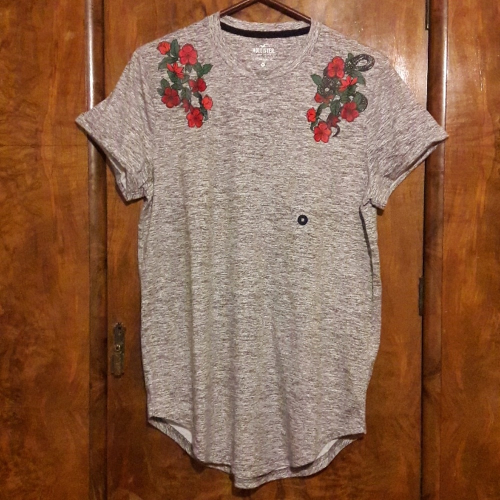 Hollister tee